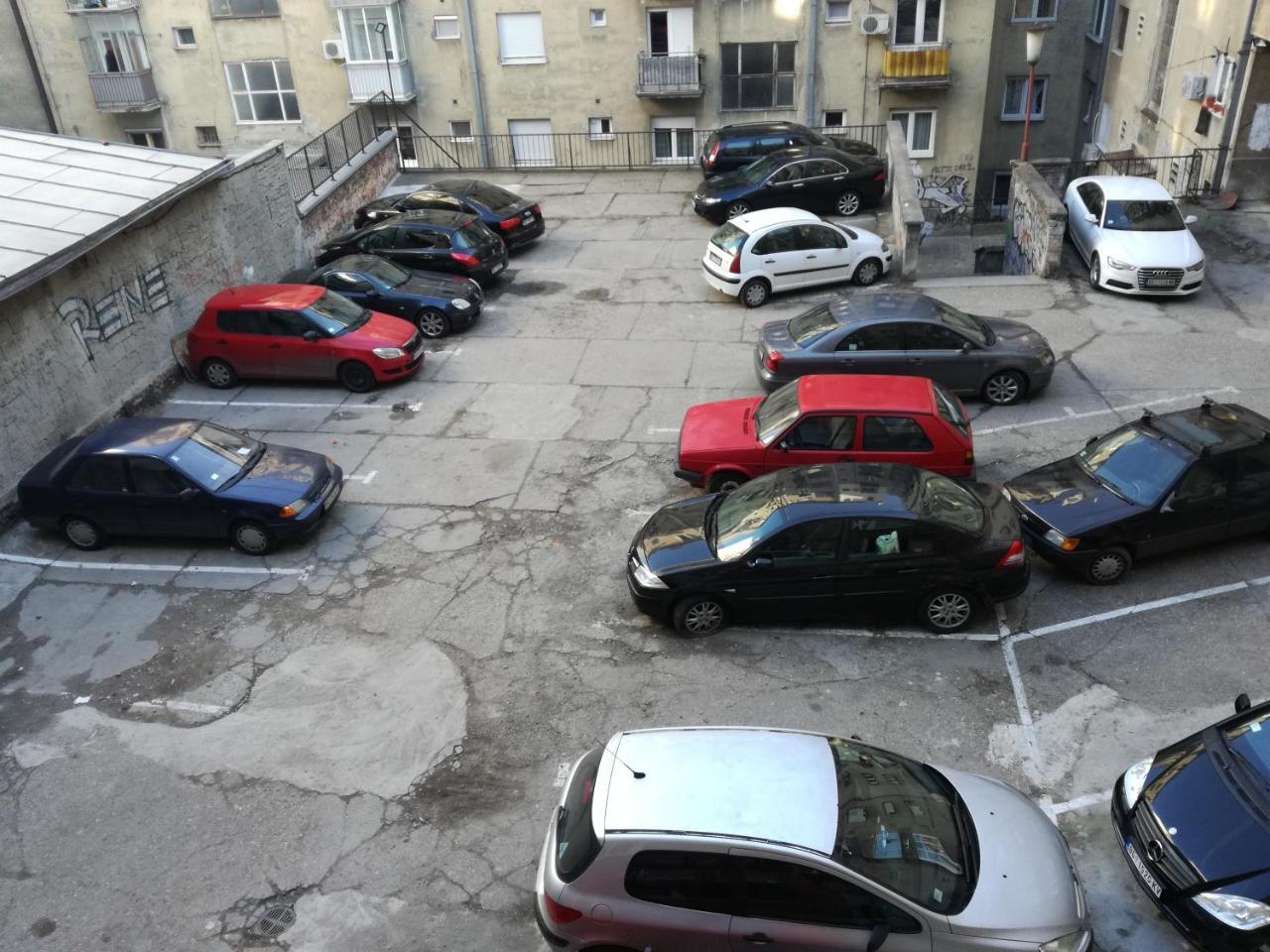 By The Park Free Parking Lejlighed Beograd Eksteriør billede